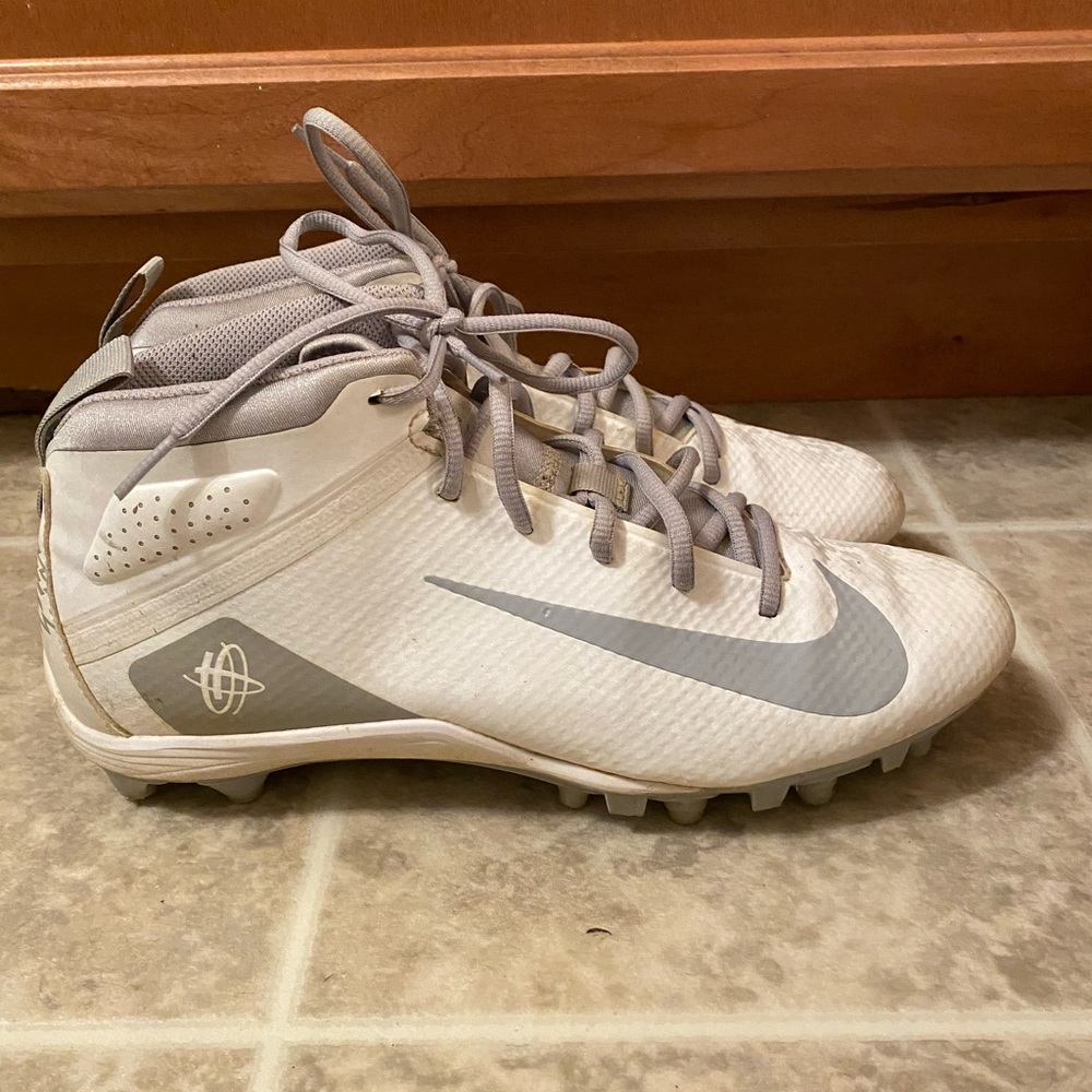 Football cleats